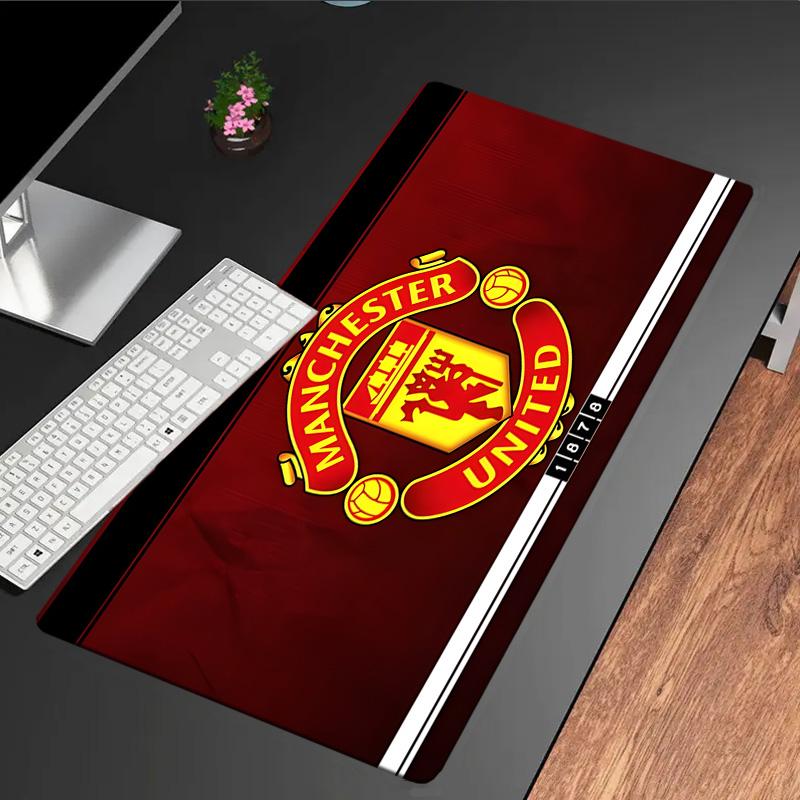 Manchester Crest Mouse Pad, Rubber Base, Mouse Pad for Gamers and Office Use, Gaming Desk , Easy To Clean Mat Christmas Fan Gifts