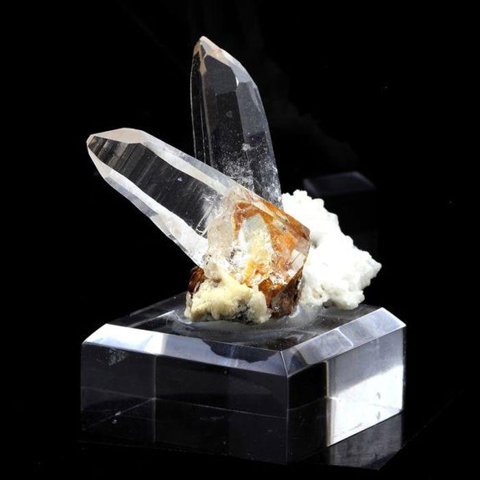 Pierres et Minéraux. Quartz + Albite. 304.0 ct. Oisans, Isère, France.