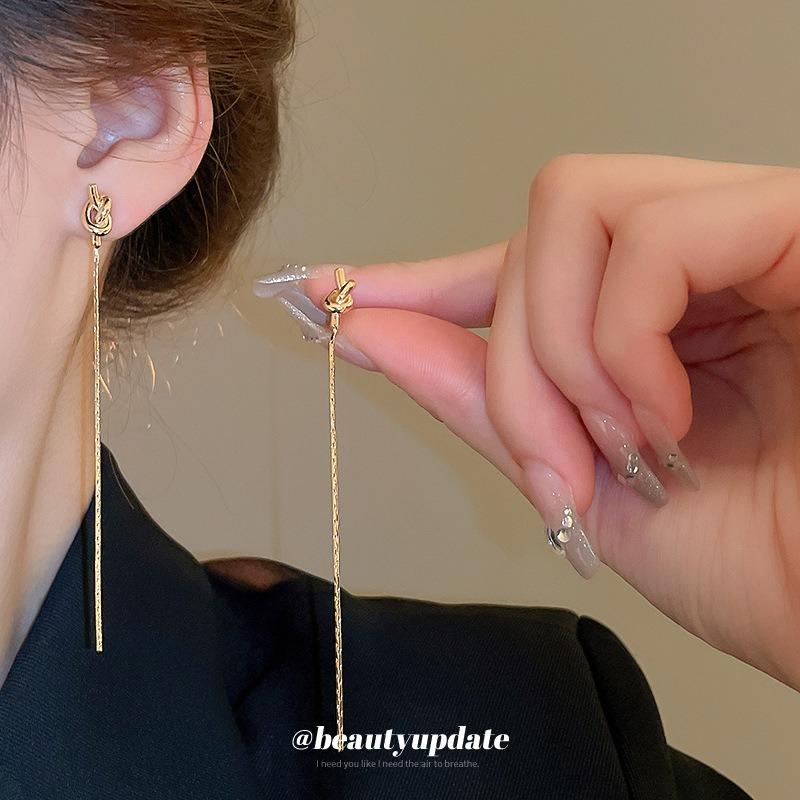 Silver Needle Metal Design Knot Tassel Earrings Light Luxury Personality Earrings New Metal Premium Earrings