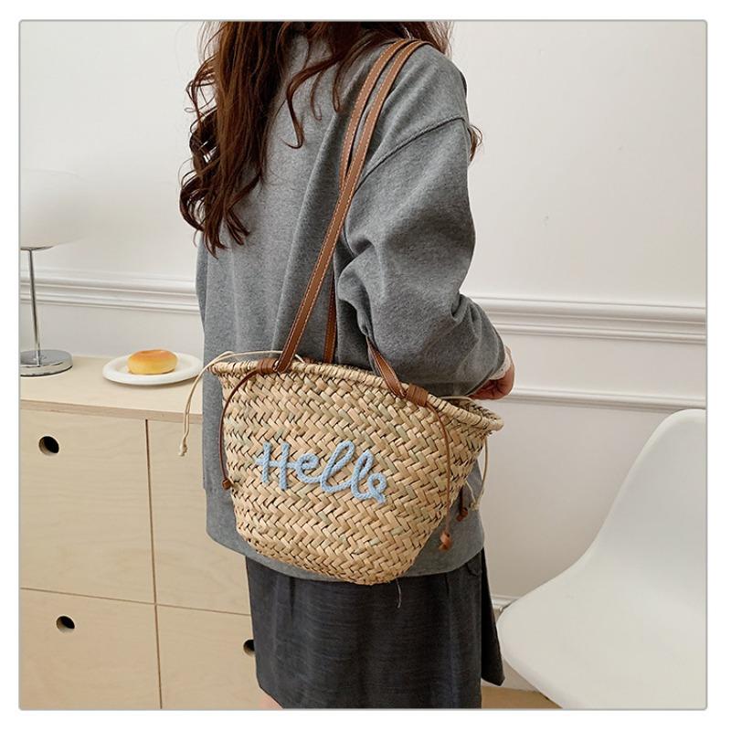 Large capacity bag women's summer new casual shoulder bucket bag woven straw seaside beach bag