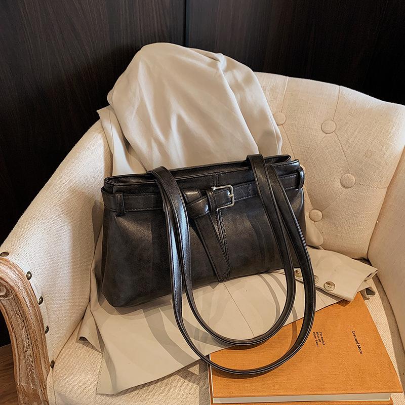 

Underarm bag women s new popular fashion high-end niche commuter bag retro versatile shoulder bag