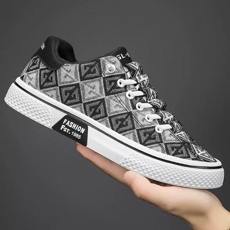 One-pedal Canvas Shoes Men's Shoes Casual Printing Embroidery Versatile Spring New Sports Shoes Men's Board Shoes