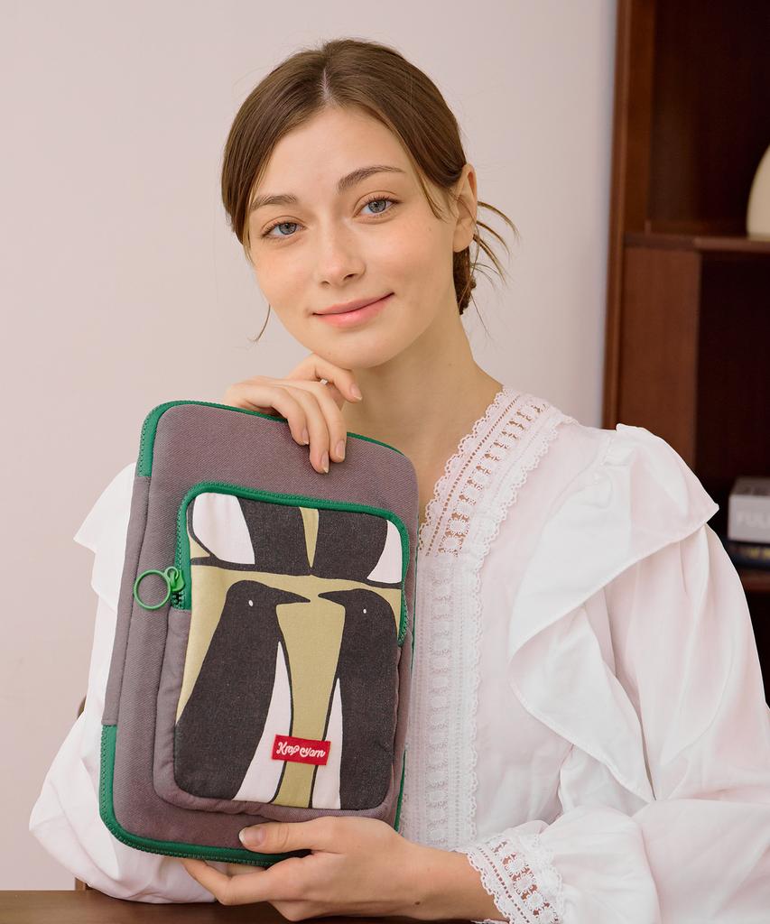 Krafyarn Pad And Laptop Pouch Penguin