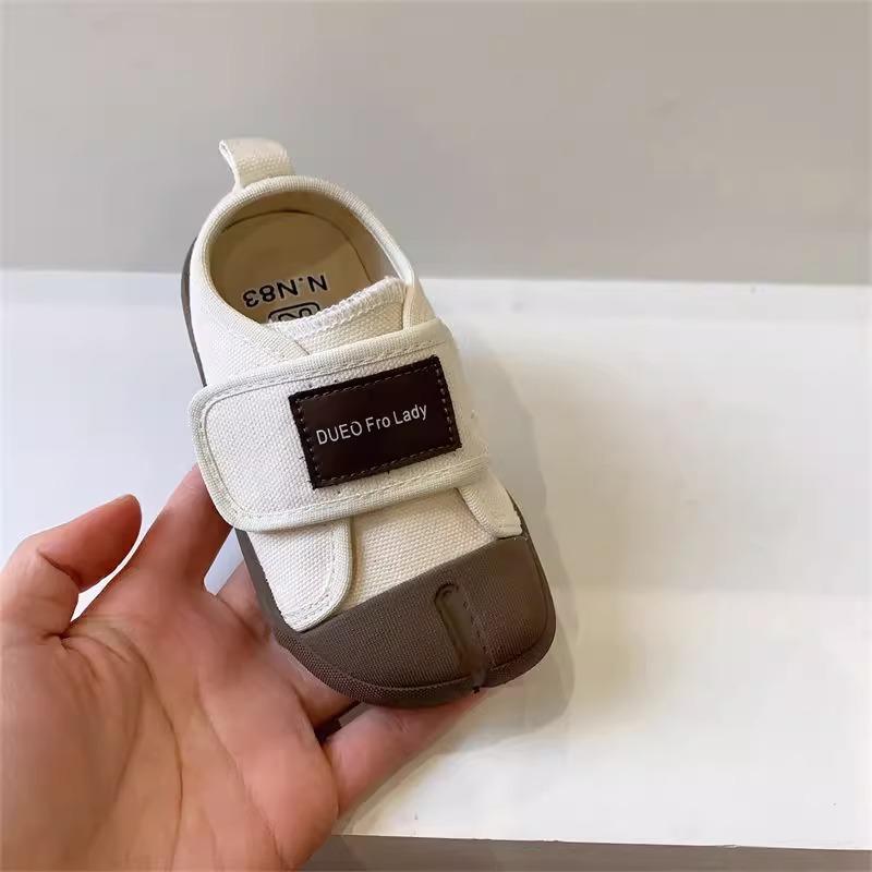 

Парезове взуття для дівчинки, весняні та осінні туфлі, дитяче взуття з роздільним носом, м’яка підошва, тренд дитячого домашнього взуття в дитячому садку 32 білий