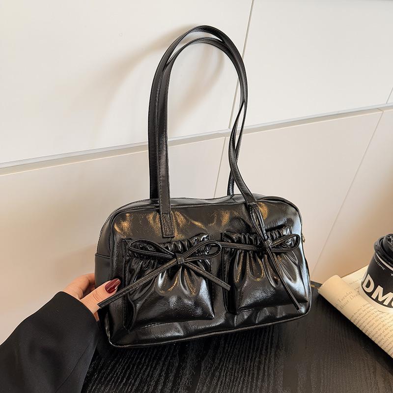Fashion Faux Leather Shoulder Bag with Cute Cloud Charm Handbag, Bow Accent Multi Pocket Design, Casual Underarm Purse for Daily
