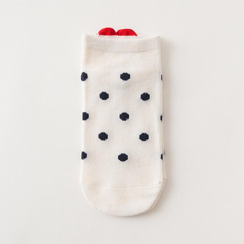 

Милая девушка в полосатых носках-невидимках с цветными блоками в форме сердца, модные хлопковые носки и студенческие носки 1 pair