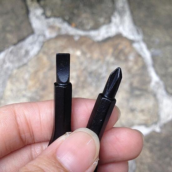 Robustní šroubovák Plochá rukojeť Snadné vyvinutí síly Nerezová ocel 1/4 palce Šestihranný bit Plochý šroubovák Profesionální nástroj na opravu