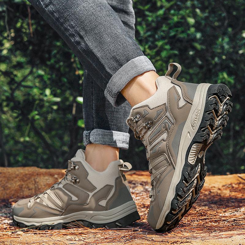 Winter Large Size High-top Hiking Shoes Couple Travel Hiking Shoes Non-slip and Wear-resistant Outdoor Sports Shoes