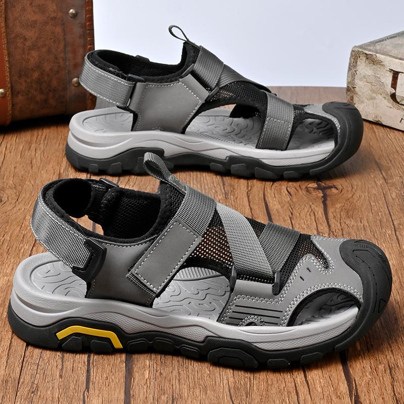 Fashion Outdoor Travel Sandals for Men Summer Beach Flats Quick Dry Water Hiking Shoes Outwear Male Driving Sandals New Simple Slippers