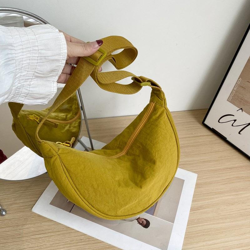 Niche Casual Men's and Women's Nylon Dumpling Bag Student Shoulder Bag Versatile Fashion New Trendy Leisure Bag