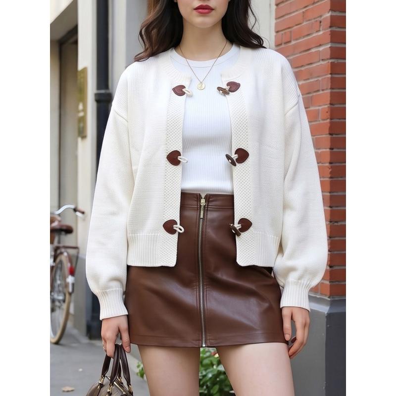 Vintage Horn Button Knit Cardigan Women Casual Button Up Loose Sweater Coat for Fall Winter Daily Wear Shopping Party Street Fashion