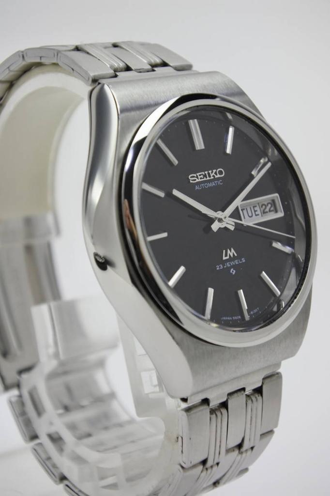 A renowned 1975 SEIKO Lord Matic 23 automatic winding manufactured at the Suwa recently serviced and in excellent Japanese-made timepiece 5606-8090