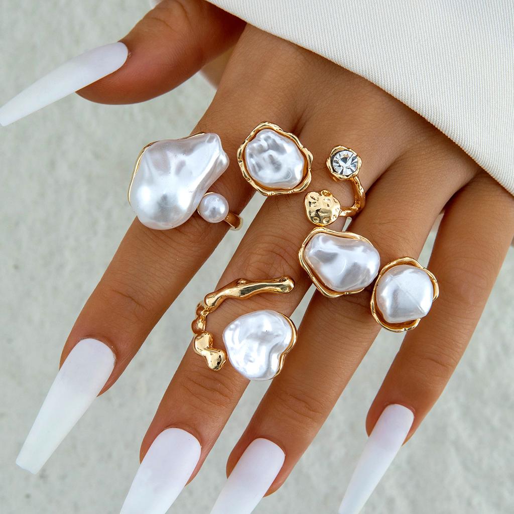 Baroque Rings Set Vintage Irregular Elegant Geometric Pearl Metal Finger Ring Sets Trendy Jewelry for Women 2026 New Accessories
