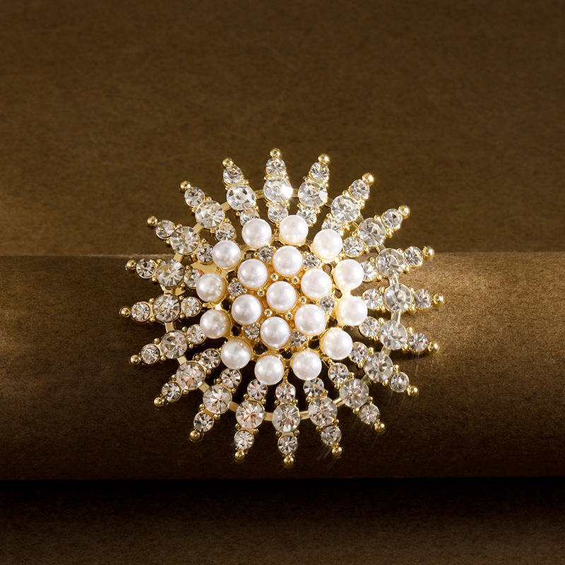 Fashion Brooches For Women Unisex Pins Multi-color Available Fashion Exquisite Brooche Female Jewellery Accessories