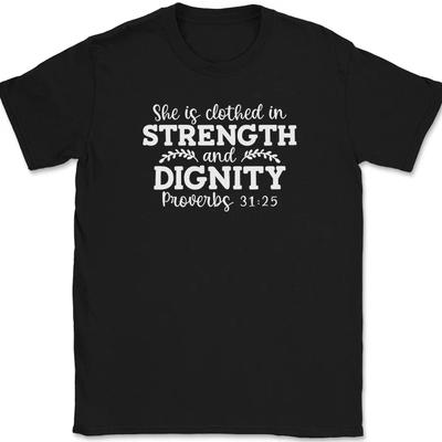 Ela Se Veste De Força E Dignidade Camiseta Mulher Cristã Bíblia