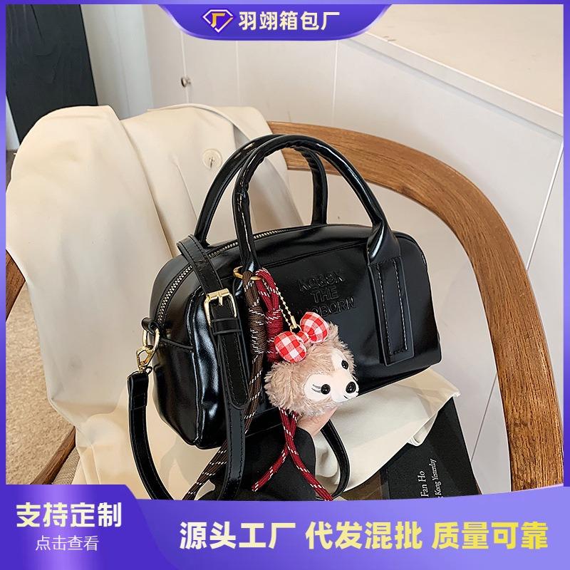 Retro Handbag Bag Women's New Niche High-end Texture Versatile Messenger Pillow Bag