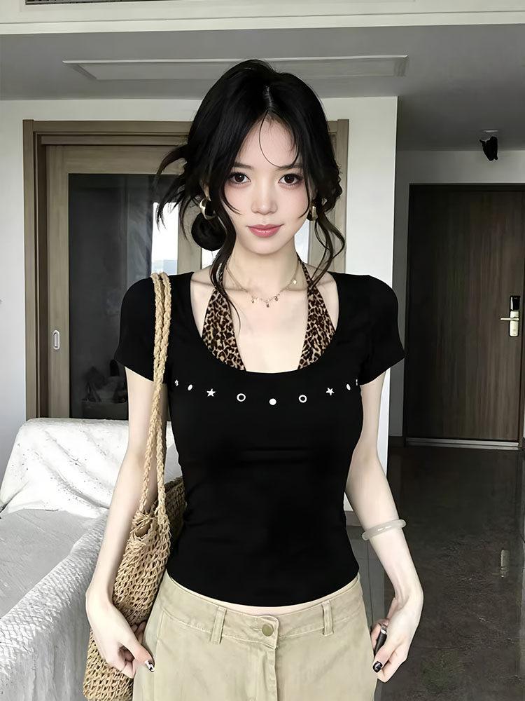 American neck short-sleeved t-shirt women s summer new temperament design unique, beautiful and beautiful top S чёрный