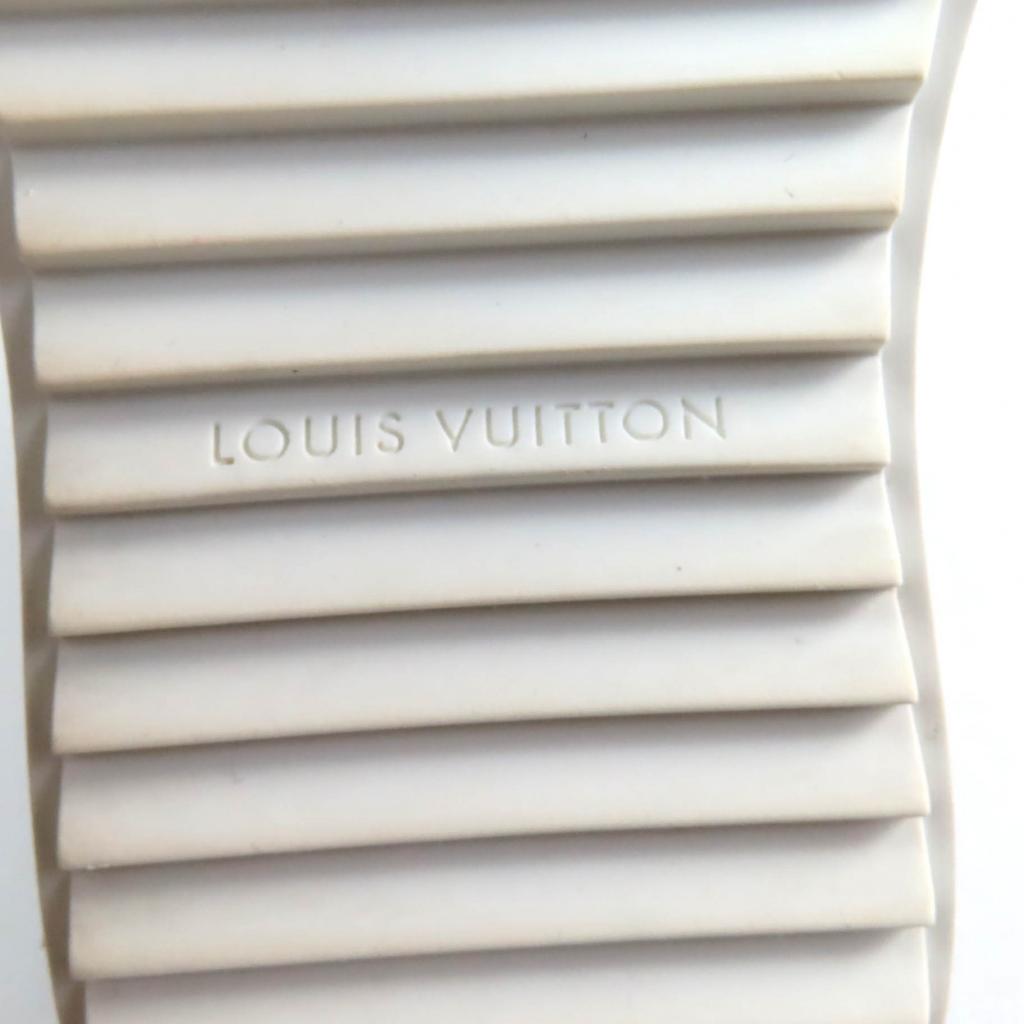Great LOUIS VUITTON Sneakers timeout line Monogram star Leather White Canvas Used