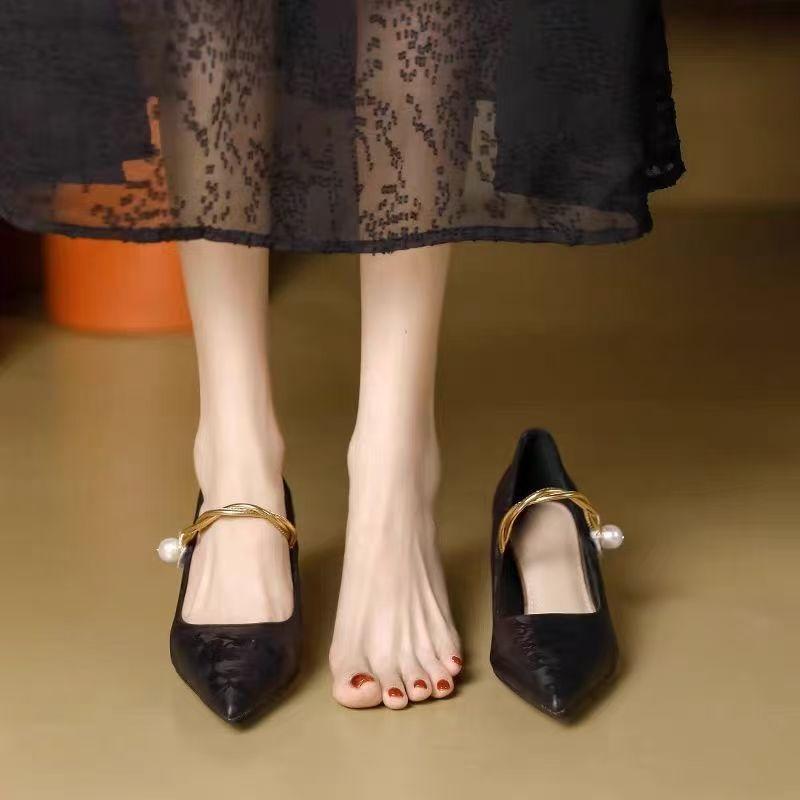 National Style Chinese Pointed High Heels 2025 New French Temperament with Skirt One-word Belt Autumn Bag Head Single Shoes Women