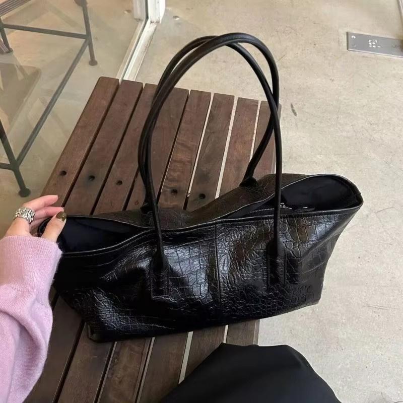 Yogodlns New Korean Trendy Y2K Black Shoulder Bag Crocodile Grain Pattern PU Leather Tote Bag Large Capacity Commute Travel Daily Handbag