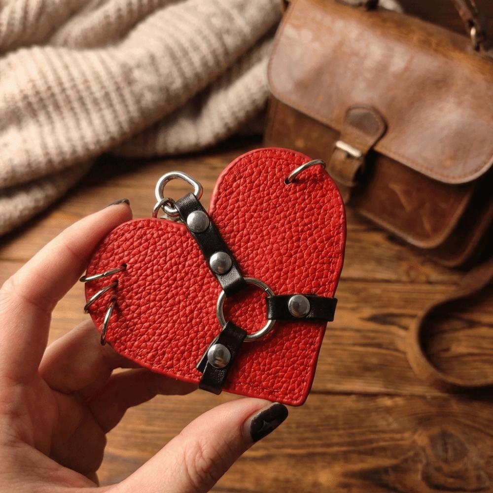 Y2K Rivet Heart Bag Charm Gothic Bag Pendant Fashion Leather Heart Keychain  Backpack Decor