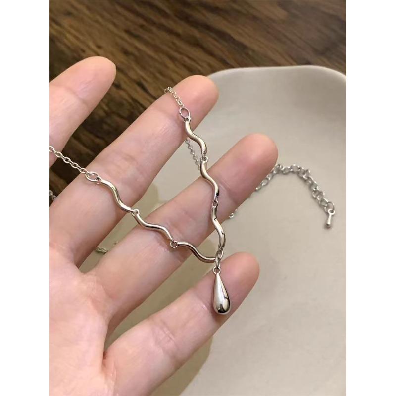 Silver water drop wave necklace light luxury niche sweet cool wind women light luxury high-end new collarbone chain