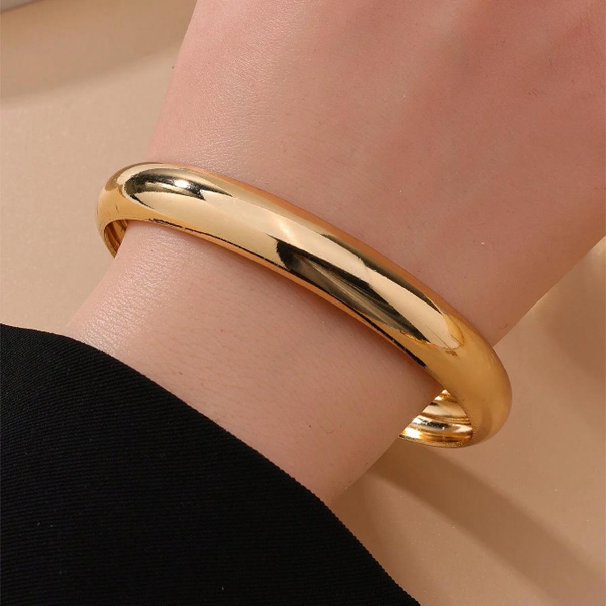 

Золотой простой круг, большой, средний и маленький, персонализированный широкий браслет, наслоенный модный браслет, тот же браслет для мужчин и женщин 10MM золотой