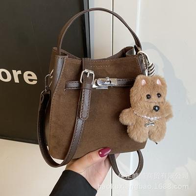 Autumn and Winter Women's Portable Bucket Bag 2025 New Versatile Fashion Foreign Style Exquisite Commuting Niche Design Shoulder Bag