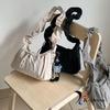 Rynkad väska i nylon Axelväska College Student Hoboväska Crossbodyväska
