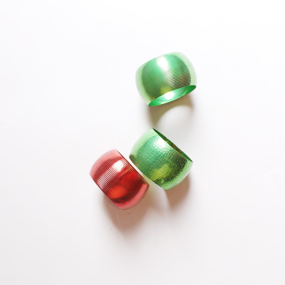 12pcs/lot New Napkin Ring Christmas Series Napkin Buckle Round Striped Napkin Ring Wedding Holiday Table Accessories