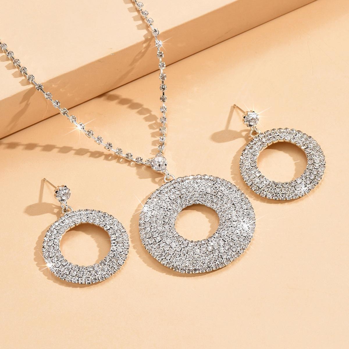

2025 New Simple Design Wedding Fashionable Circle-Shaped Tassel Rhinestone Set Necklace Earring Bridal Sets
