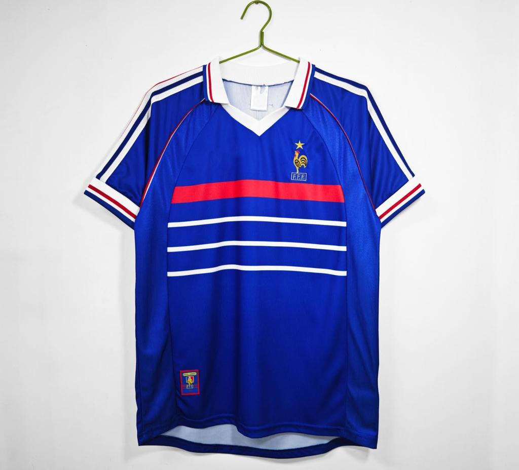 Source: Retro football uniform: Brazil-Real Madrid-Manchester United nostalgic version short-sleeved jersey