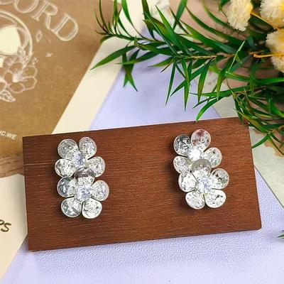 Elegant Zirconia Flower Stud Earrings - Silver Cup, High-End Style, Niche Design, Fashionably Simple Silver Needle Accessories