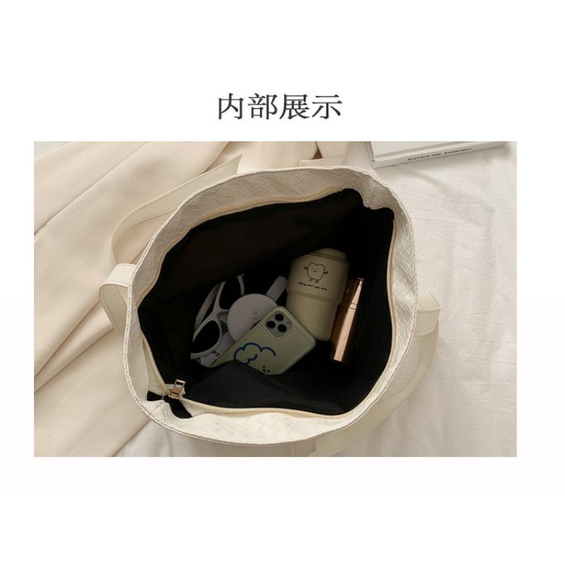 Bag Women's New Trendy Retro Shoulder Bag Simple Large Capacity Casual Fashion Portable Tote Bag