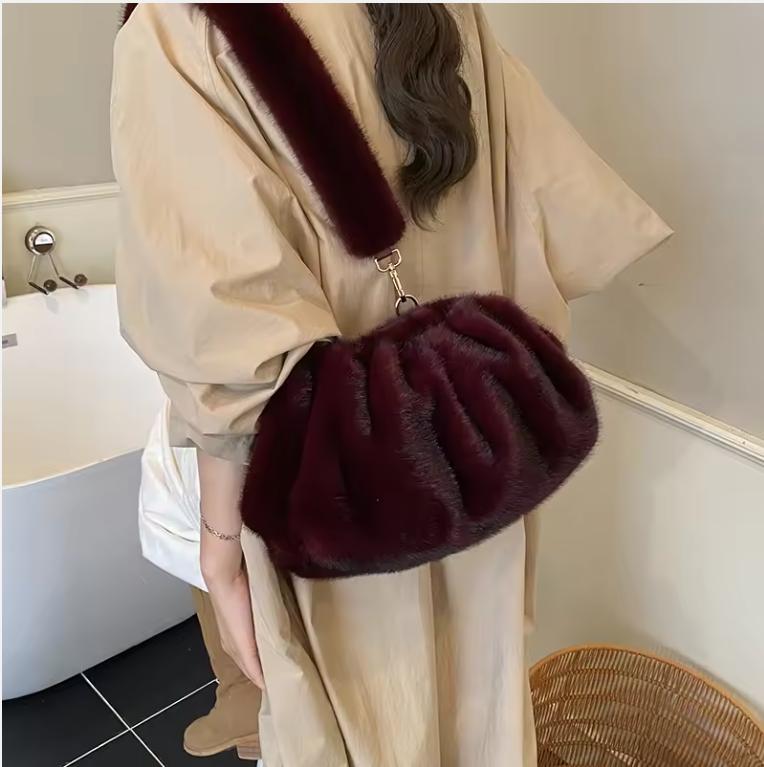 Fashionable Wrinkled Cloud Bag Soft Faux Fur Small Shoulder Bags for Women 2025 Winter Trend Korean Plush Handbags Crossbody Bag