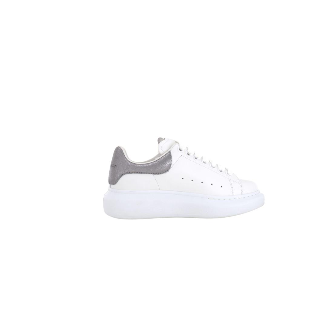 Alexander Mcqueen Oversized Sneaker Cow Leather Comfortable Low Top Casual Shoes Women's Black Pearl 553770WHFBU9042