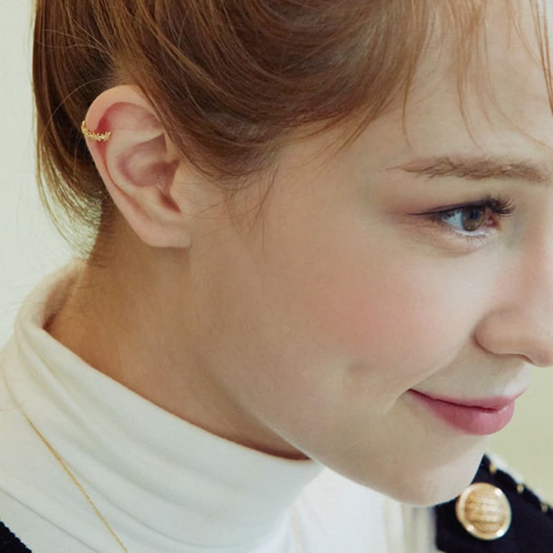 Shertz Starry Flower Mini Earcuff (14k) SHEC0009