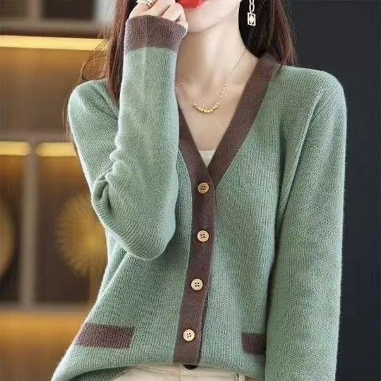 2023 Color Block V-neck Knit Cardigan: Korean Style, Loose Fit for Women, Trendy Spring/Autumn Sweater Outerwear.