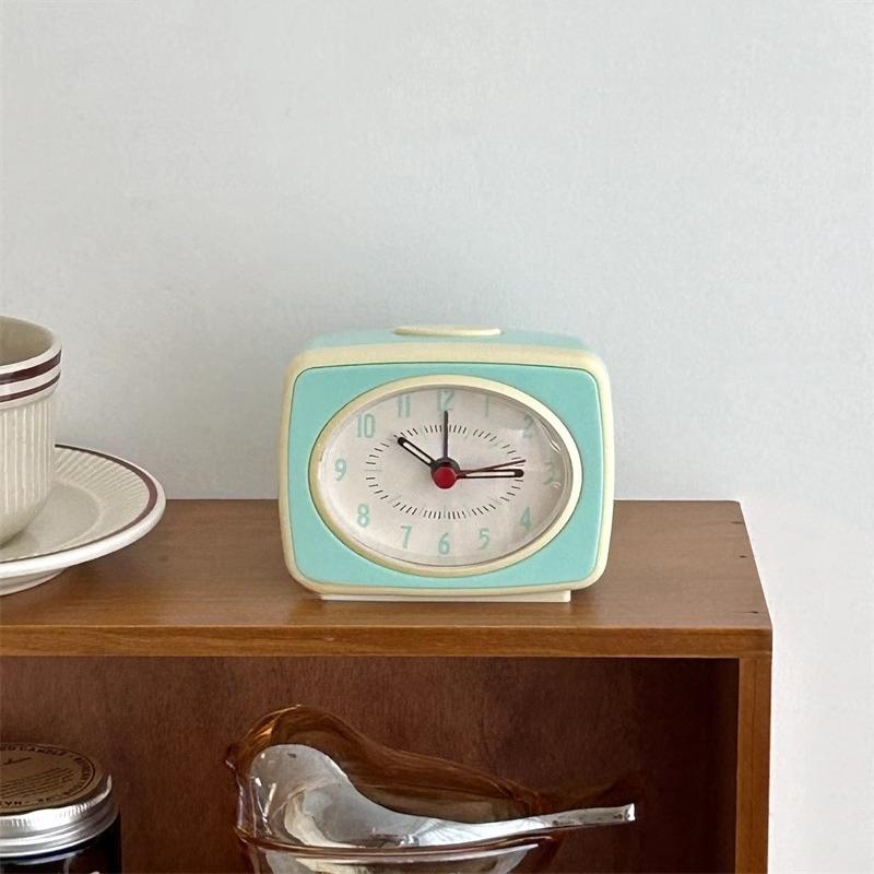 

Creative Silent Mini Alarm Clock Decor Desk Electronic Table Clock Bedroom Bedside Loud Alarm Clock for Children Home Decoration зелений