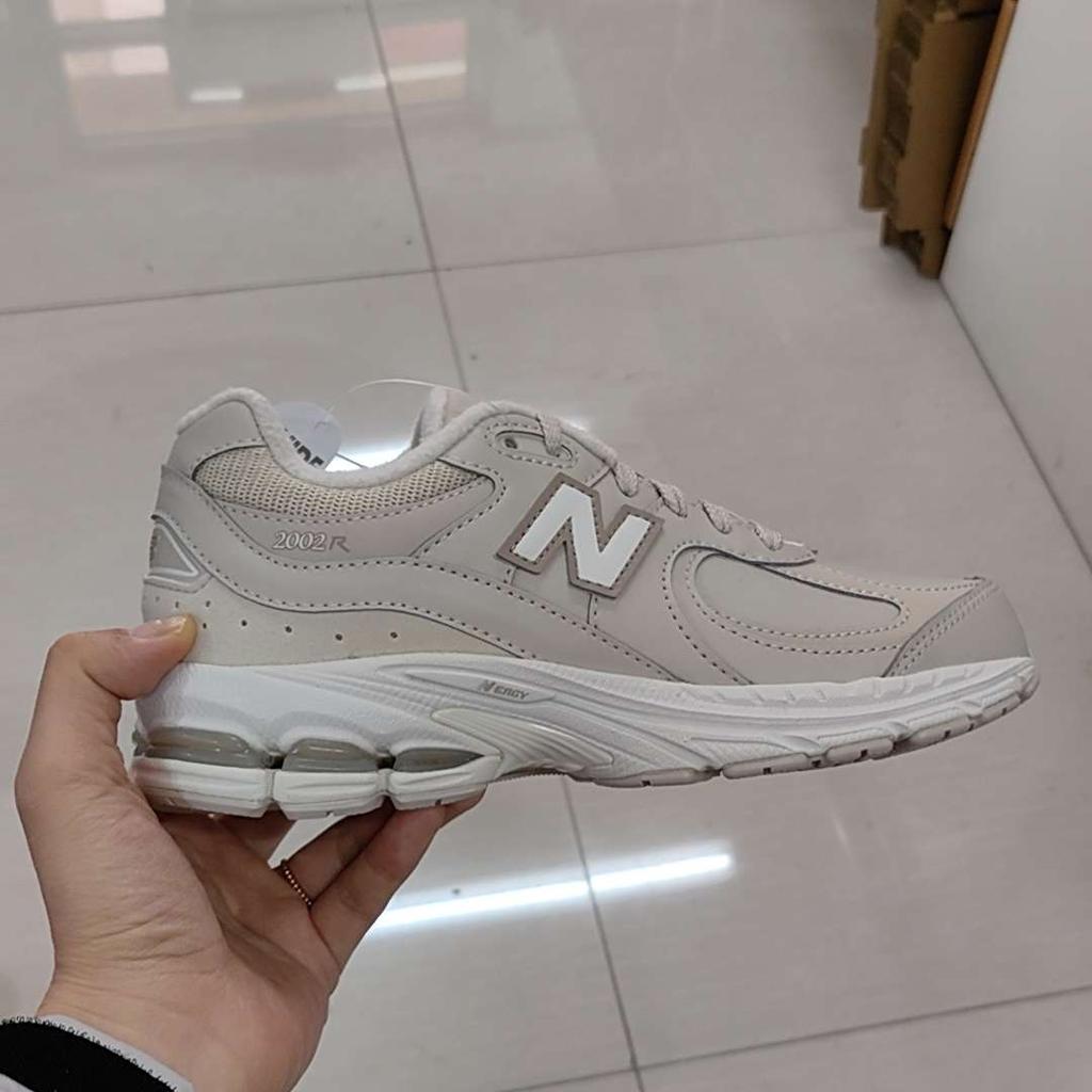 New Balance 2002R Big Kid Beige Fleece Lined Kids Sneakers Cream GC2002TM