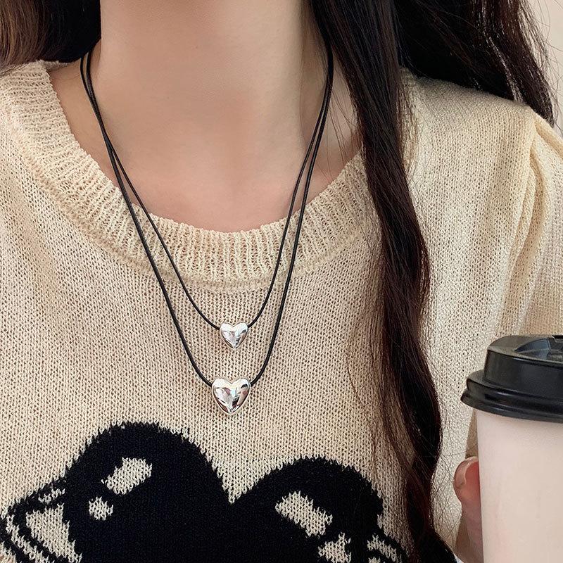 Smooth Three-dimensional Heart-shaped Necklace with Wax Rope, Heart-shaped Collarbone Chain, Layered and Atmospheric Couple Necklace