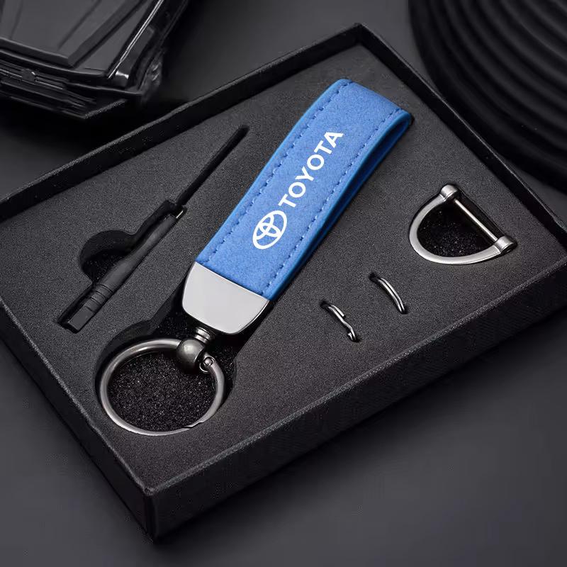 

Suede Leather Car Badge Styling Key Chain Ring For Toyota Corolla Camry Rav4 Yaris hilux Prius Auris Auto Keychain Accessories синій