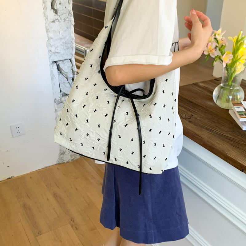 Fashion Bow Pleated Large Capacity Armpit Bag Women's New Casual Commuter Shoulder Messenger Bag