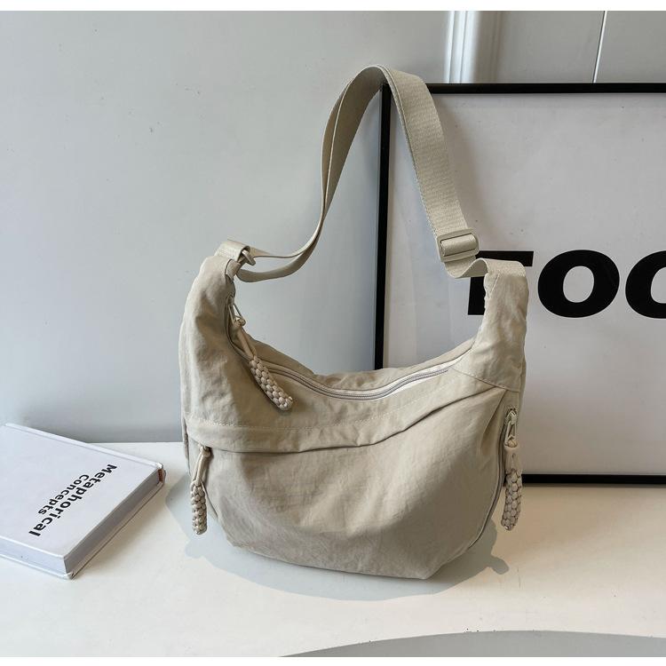 Fashion commuter large-capacity shoulder bag women's 2025 new casual versatile tote bag Korean version of underarm dumpling bag