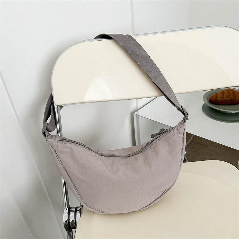 Trendy Fashionable Womens Large Capacity Tote Bag With Waterproof Nylon Material