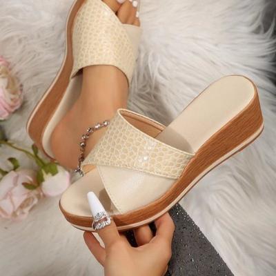 The New Slope with Slippers Female Europe and The United States Solid Color Leisure Leather Sandals Drag