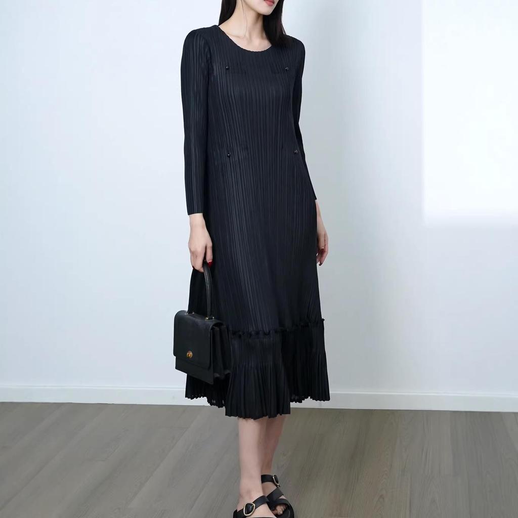 Women's 2026 Spring New Arrival: Elegant Pleated Long Dress for Commuting
