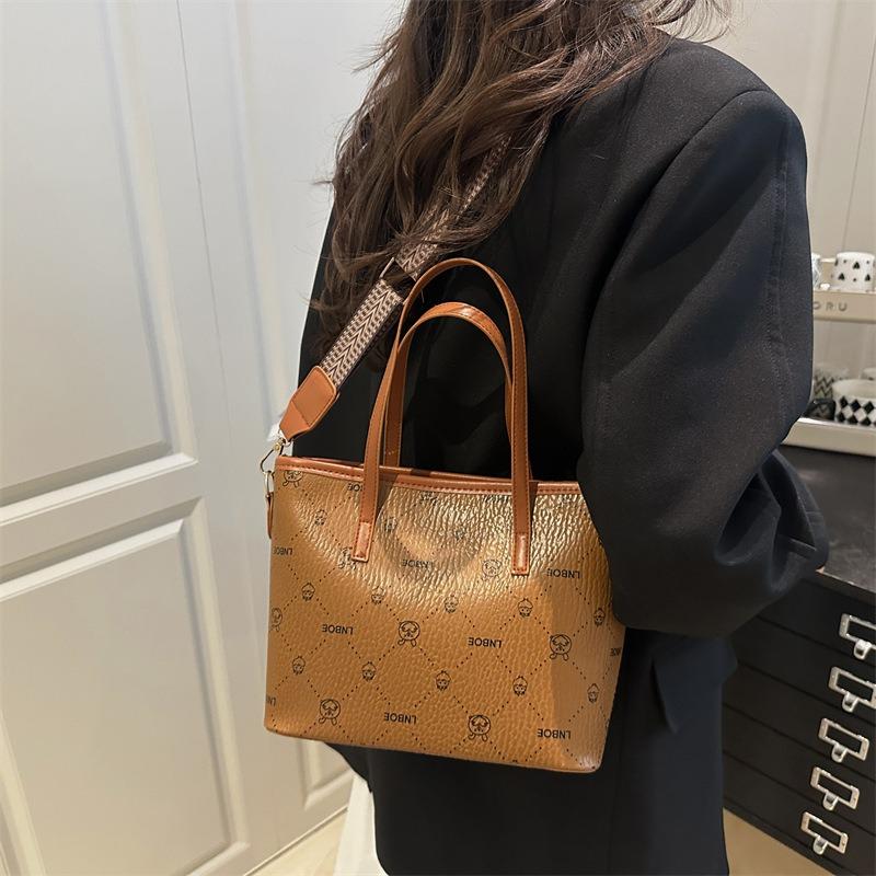 Fashion retro printed bag, new large-capacity versatile commuter high-end portable shoulder bag tote bag