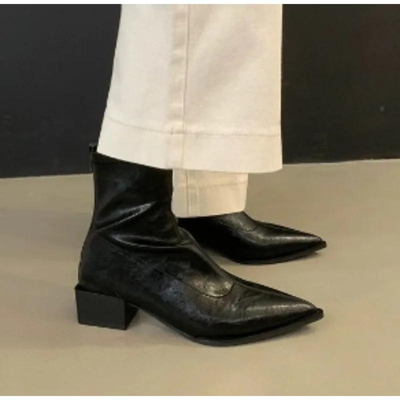 Neuer Stil Herbst Damen Stiefeletten Schuhe Mode Spitzzehen Damen Kurze Stiefel Quadratische Niedrige Absätze Lässig Winter Damenschuhe