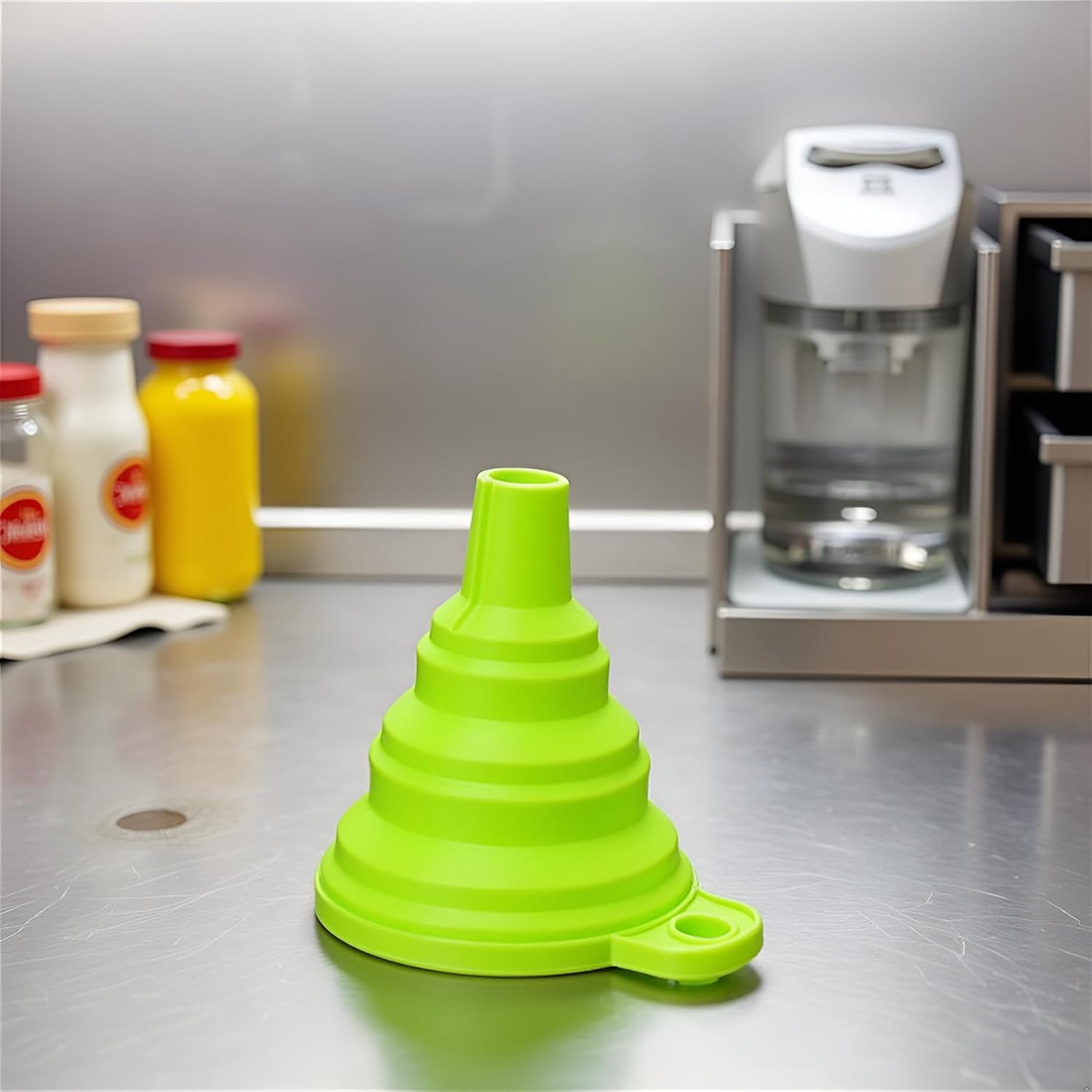 Green Silicone Foldable Funnel for Water Bottle Liquid Transfer Collapsible Funnel Kitchen Tool, Funnels